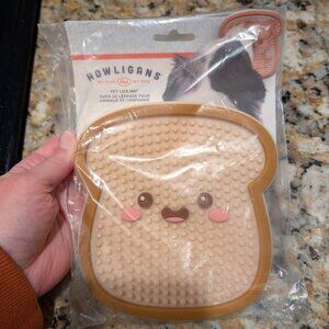 NIP! Genuine Fred DISTRACT-O-MAT Toast Pet Lick Mat